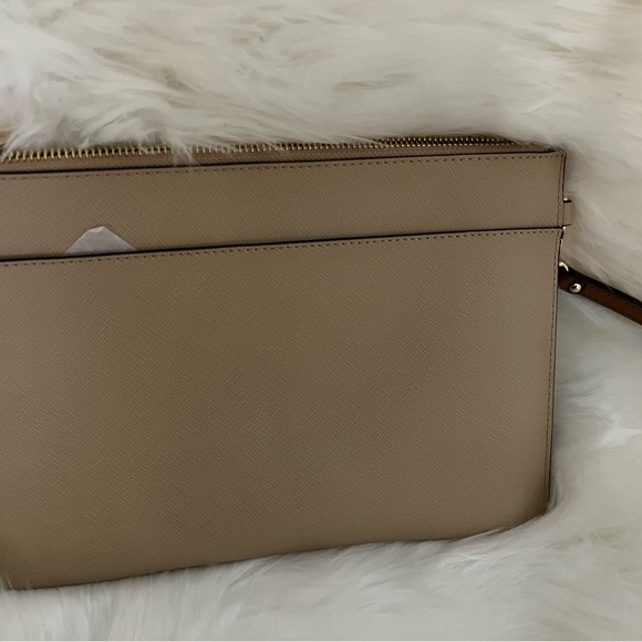 NWOT Michael Kors Front Pocket Colorblock Wristlet model No 38S0CTTW9T - Picture 2 of 9